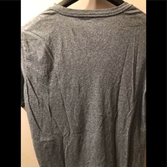 2  Mossimo V neck T shirt! Preowned in excellent condition - Picture 2 of 13